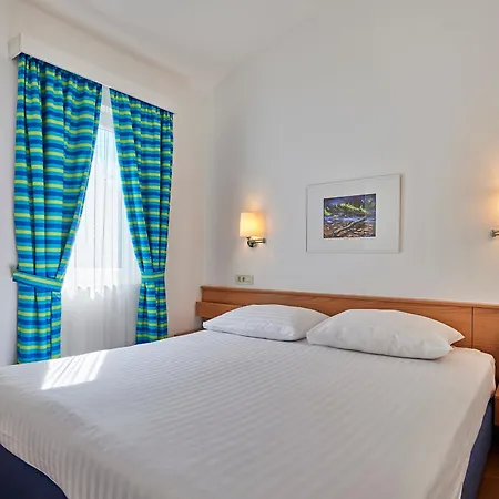 Tatil parkı Koversada Naturist Park 4*